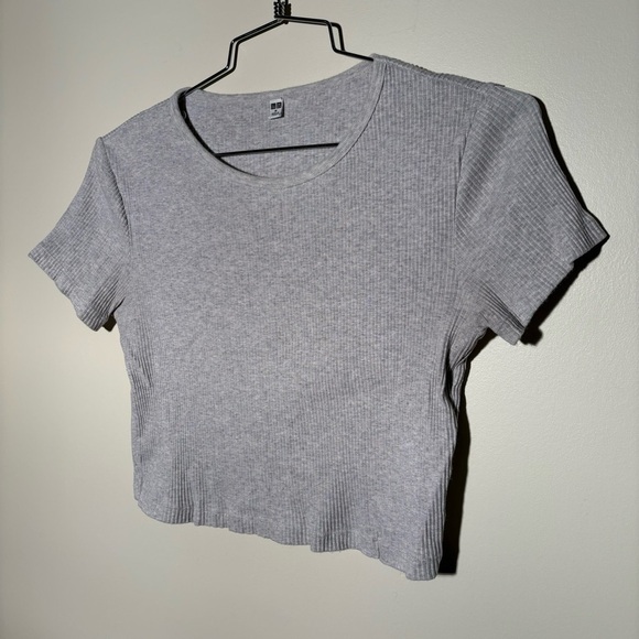 Uniqlo Gray Ribbed Crop Top Tee - Picture 1 of 7